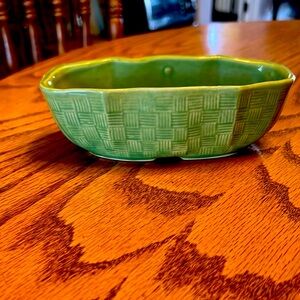 Vintage Shawnee Oval Green Planter USA 150 Scalloped Rim Basket Weave Design